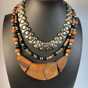 Elegant Silver and Brown Necklace Set